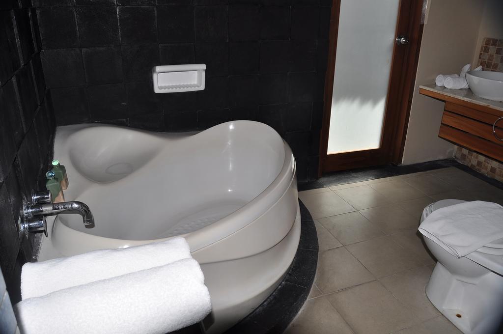 D'Alang Alang Villas Seminyak Esterno foto