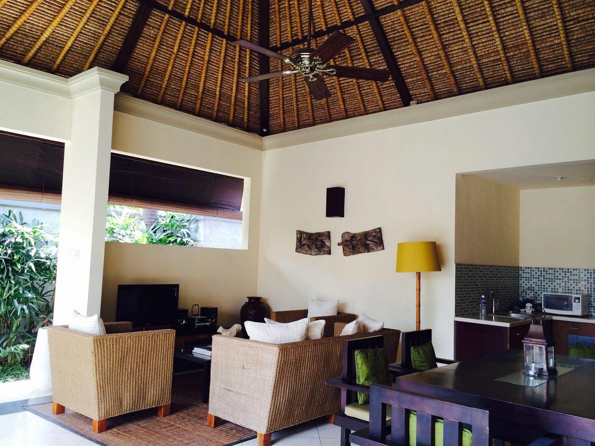 D'Alang Alang Villas Seminyak Esterno foto