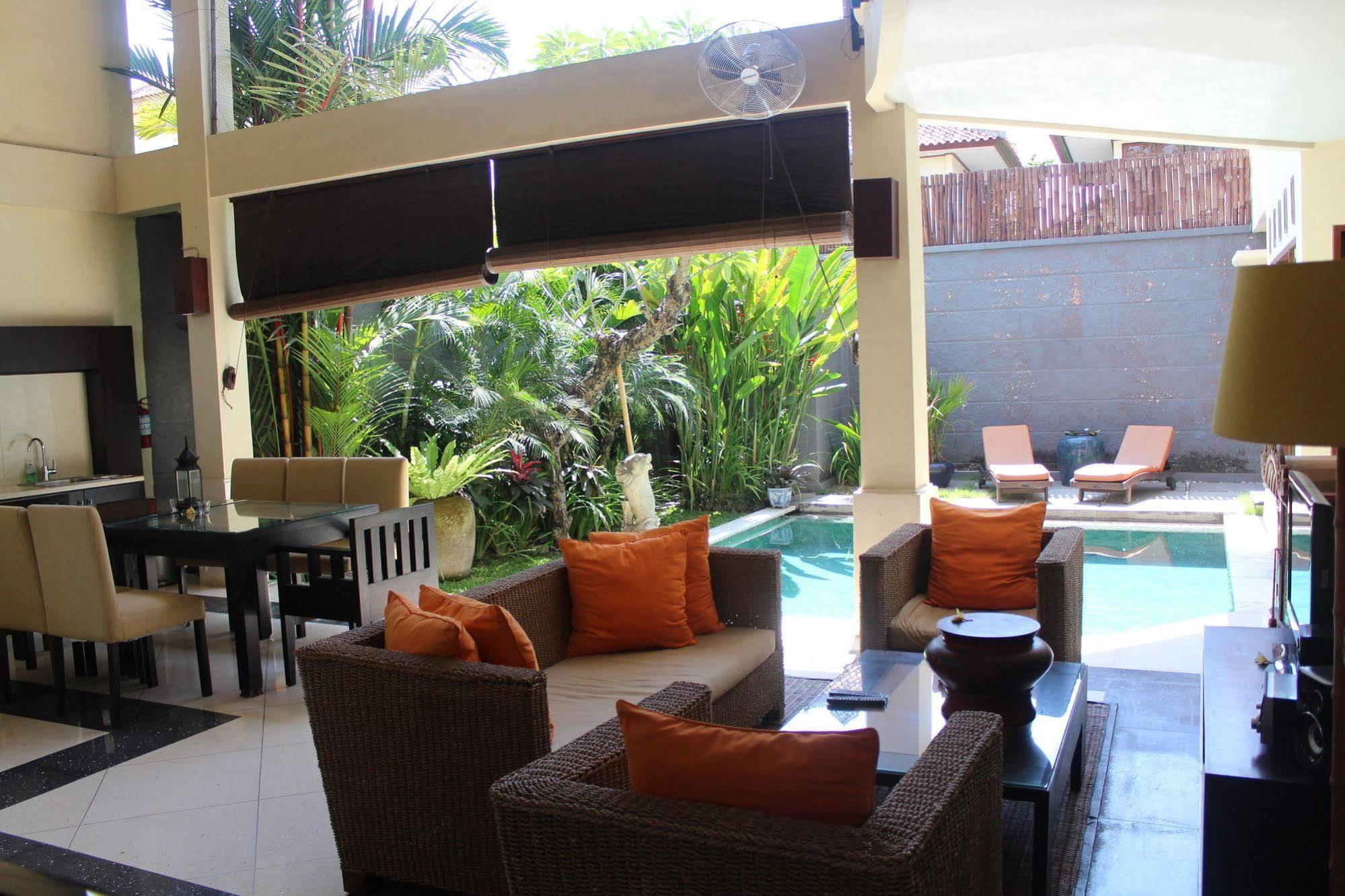 D'Alang Alang Villas Seminyak Esterno foto